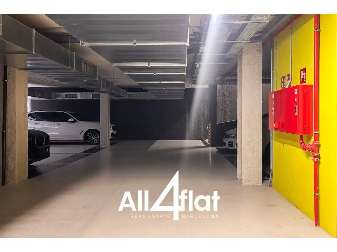 Parking of Flat for rent in Barcelona  with Air Conditioner, Heating and Furnished