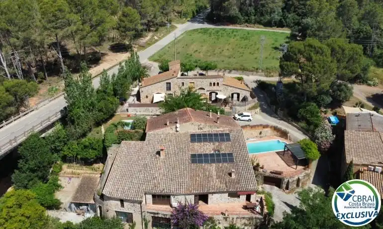 Vista exterior de Casa o xalet en venda en Sant Miquel de Fluvià amb Aire condicionat, Calefacció i Terrassa