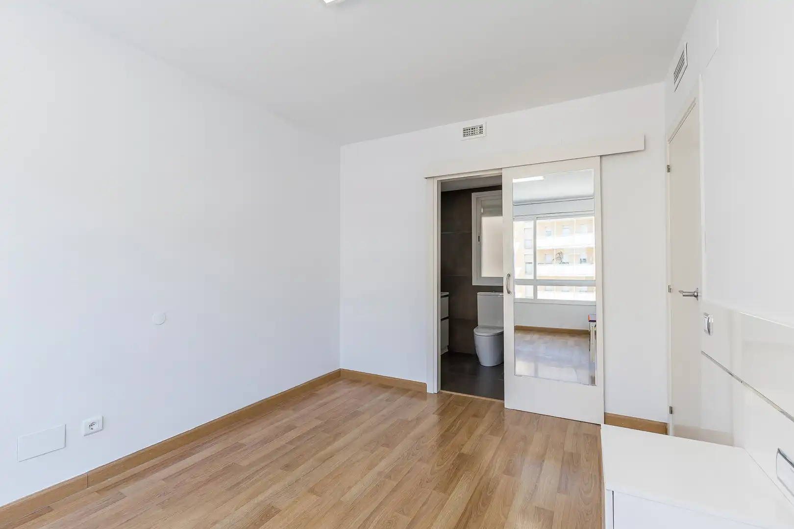 Habitación de Piso en venta en Molins de Rei con Aire acondicionado, Calefacción y Parquet