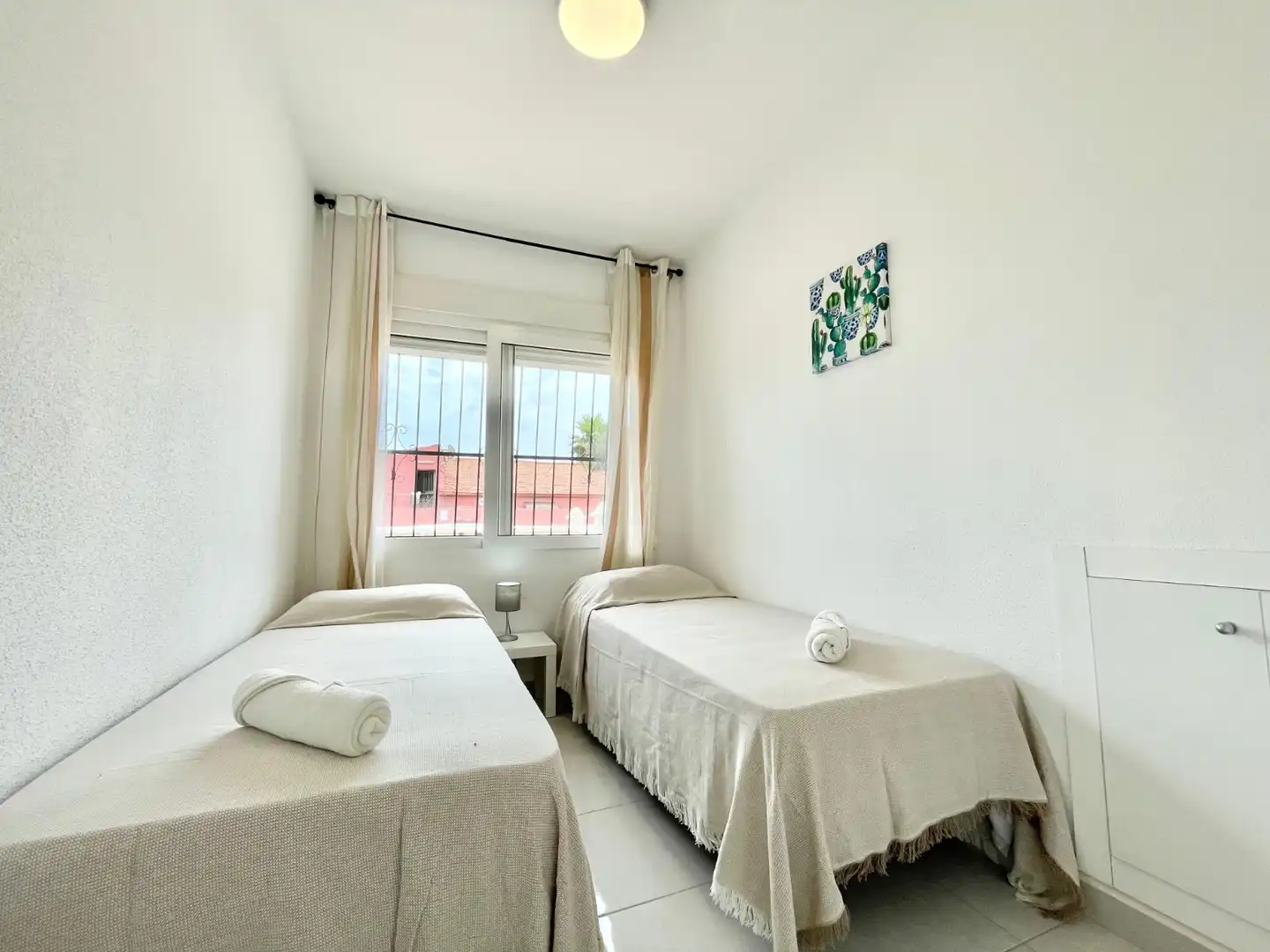 Dormitori de Apartament de lloguer en Torrevieja amb Aire condicionat, Calefacció i Terrassa