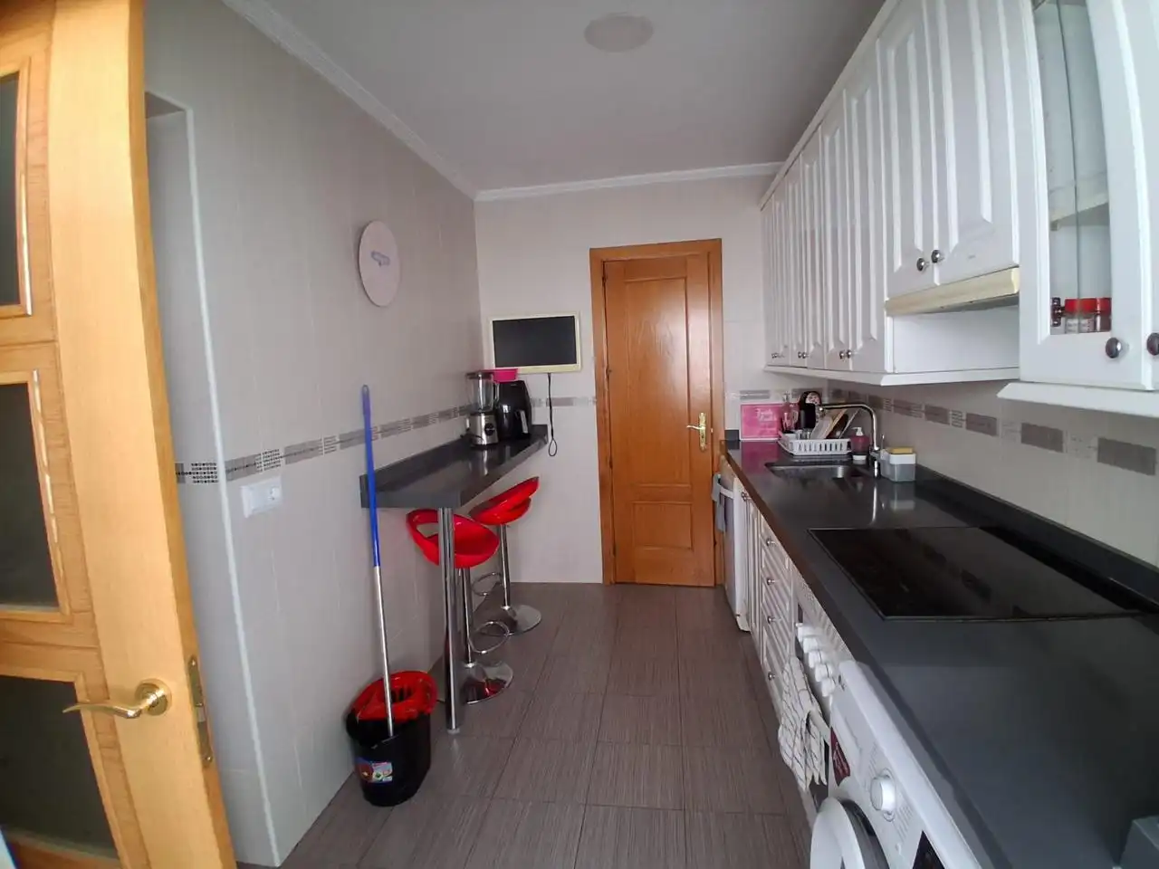 Kitchen of Apartments for share in Madrid  with Air Conditioner, Furnished and Internet