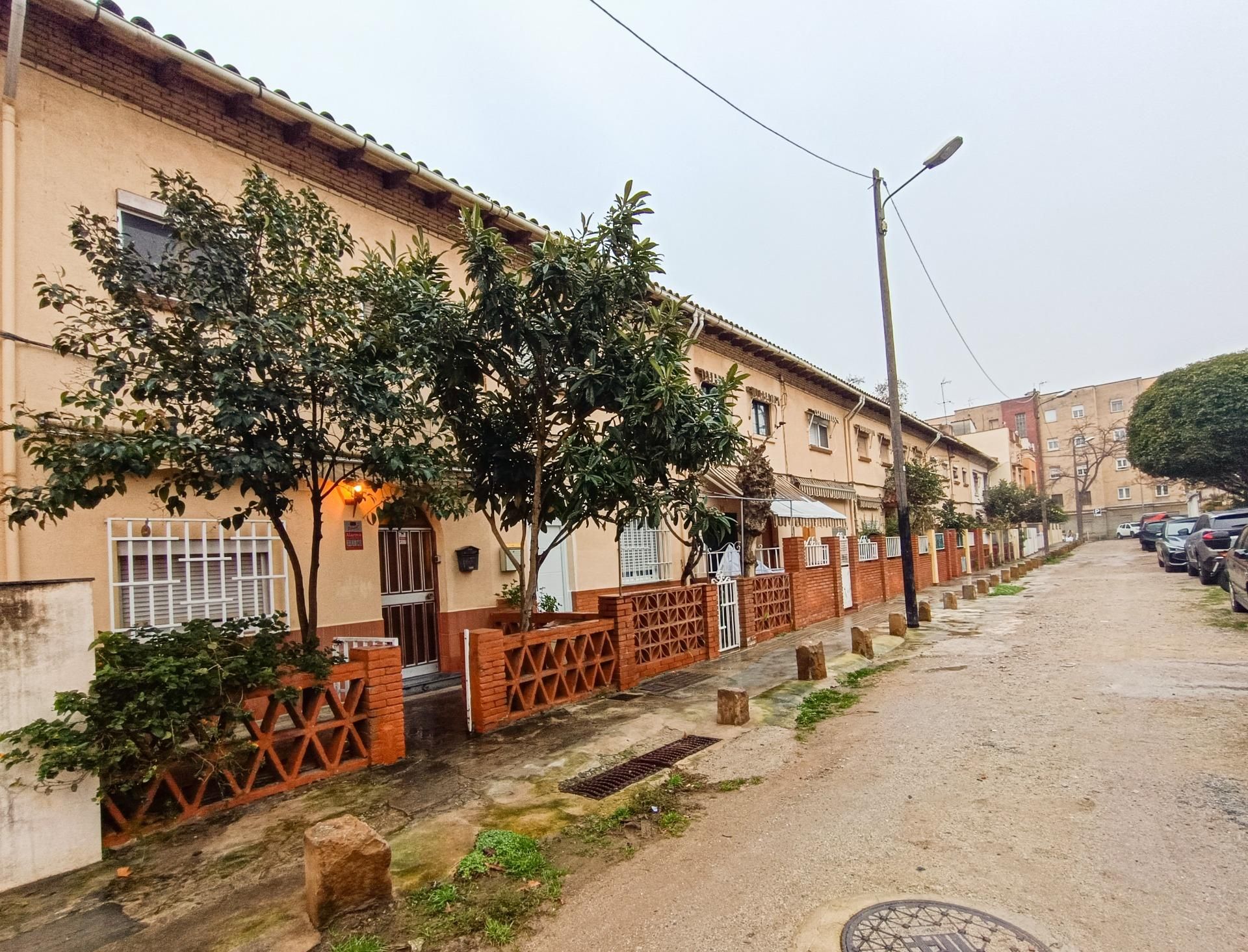 Vista exterior de Casa adosada en venda en  Barcelona Capital amb Aire condicionat, Calefacció i Terrassa