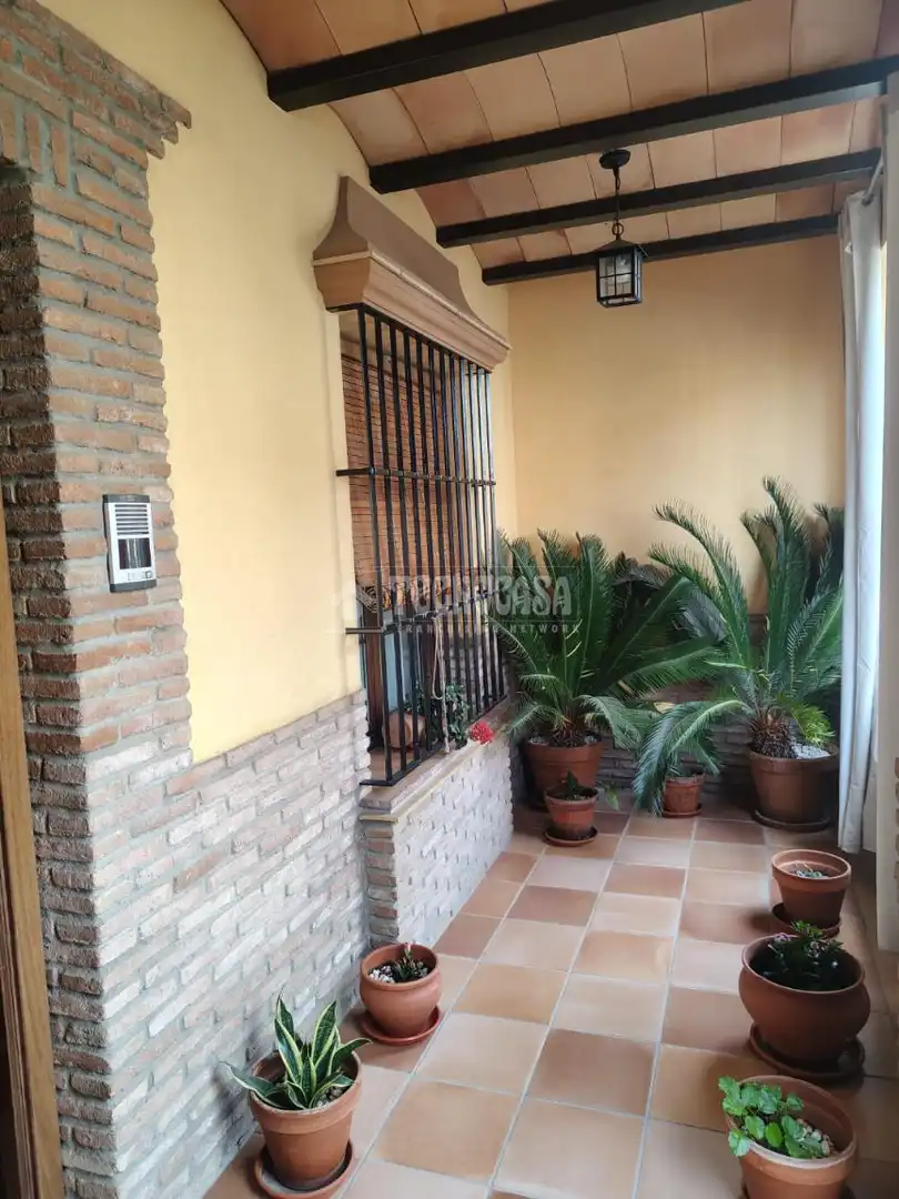 Garten von Einfamilien-Reihenhaus zum Verkauf in La Rinconada mit Klimaanlage, Terrasse und Möbliert