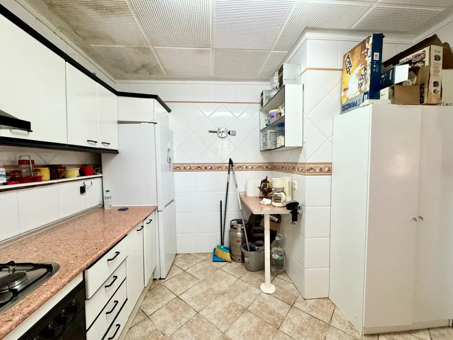 Cocina de Casa o chalet en venta en Chiclana de la Frontera con Aire acondicionado, Calefacción y Jardín privado
