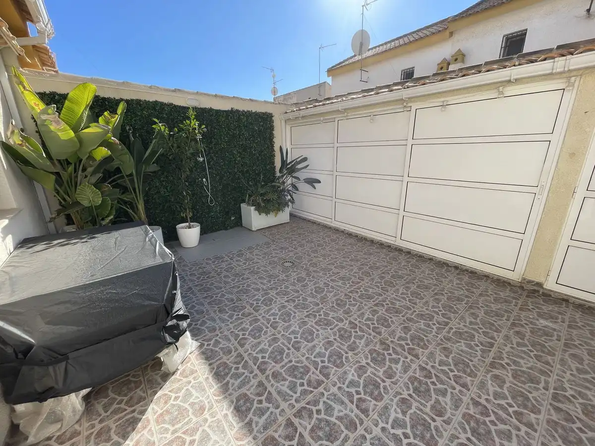 Terrassa de Casa o xalet en venda en Pilar de la Horadada amb Aire condicionat, Jardí privat i Terrassa