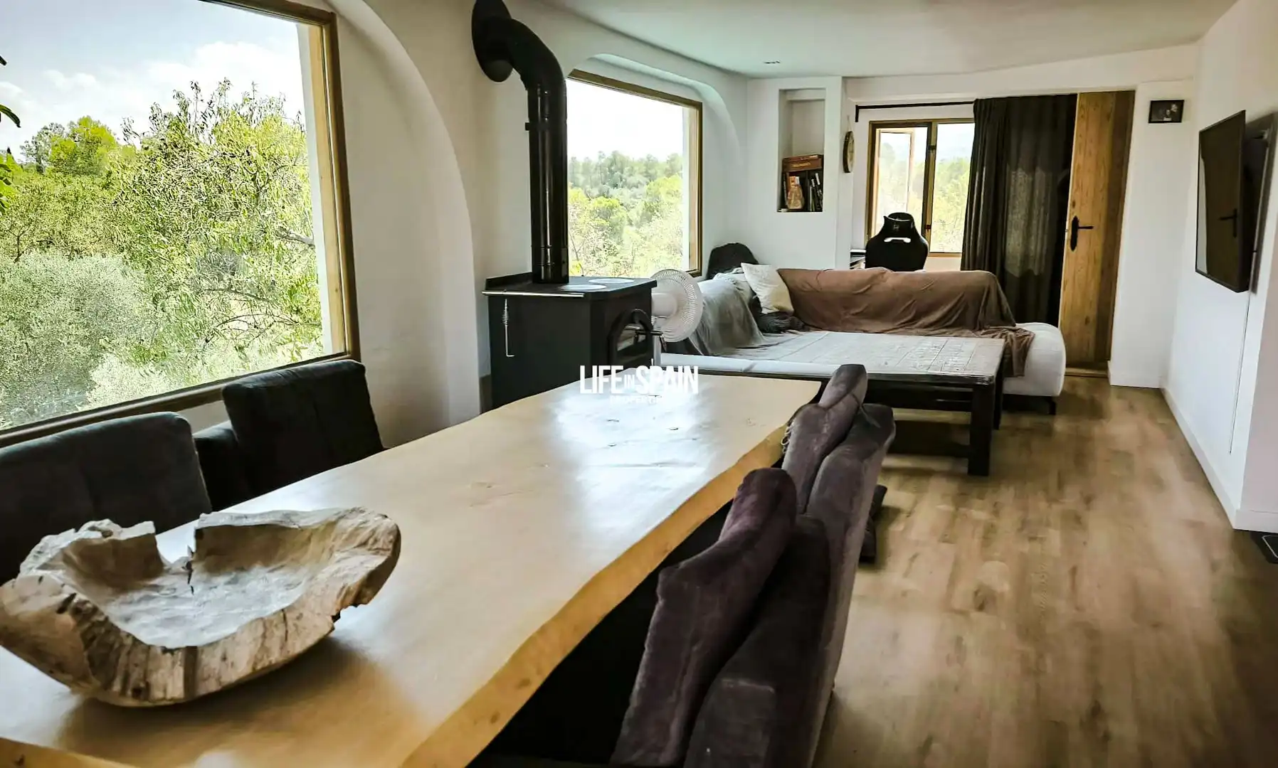 Wohnzimmer von Country house zum Verkauf in Rasquera mit Klimaanlage, Privatgarten und Terrasse
