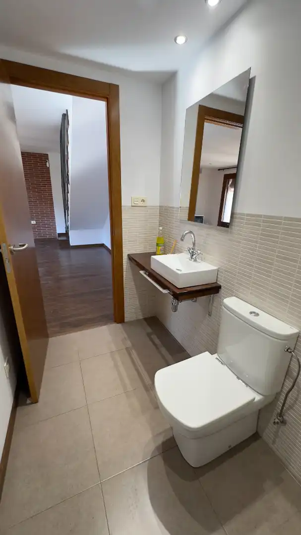 Baño de Dúplex en venta en Sant Llorenç Savall con Calefacción, Parquet y Horno
