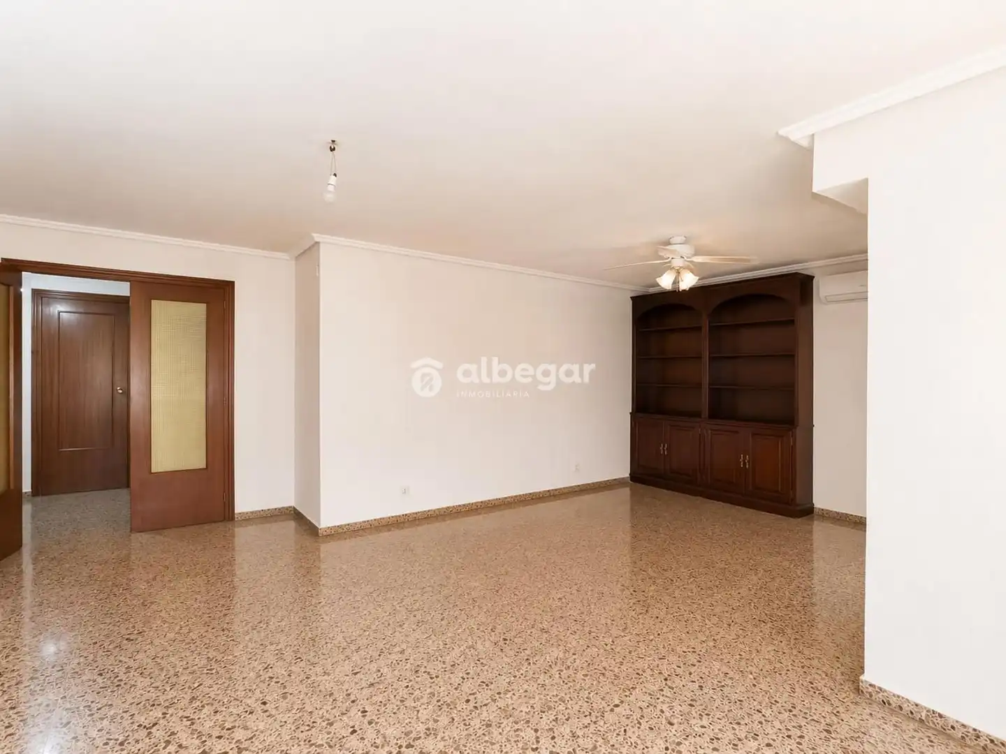 Habitación de Piso en venta en Valencia con Terraza, Horno y Balcón
