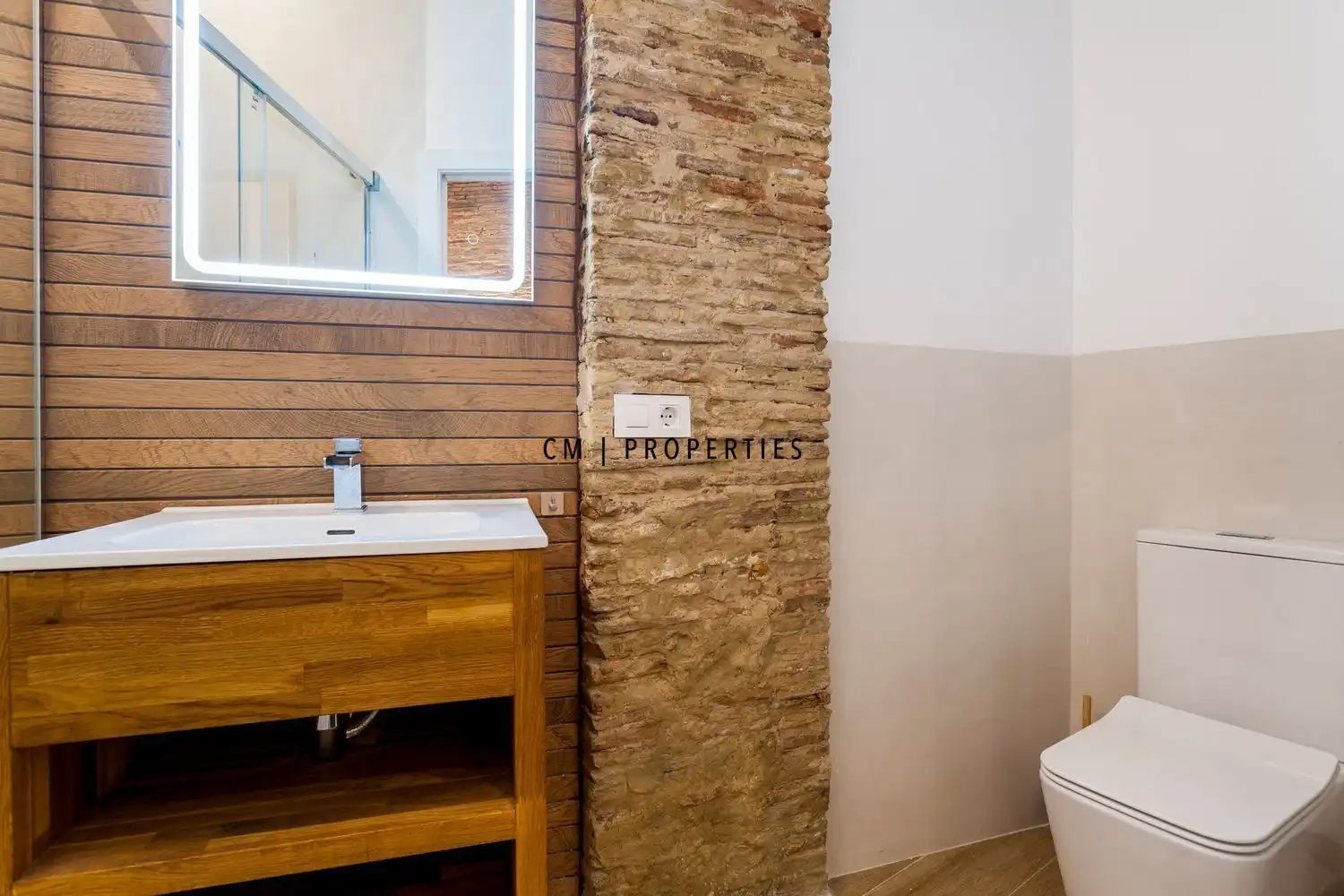 Baño de Dúplex de alquiler en Valencia con Aire acondicionado, Calefacción y Terraza