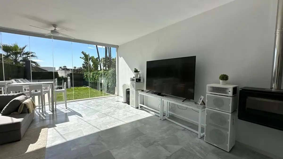 Living room of Detached homes for rent in Estepona  with Air Conditioner, Terrace and Storage room