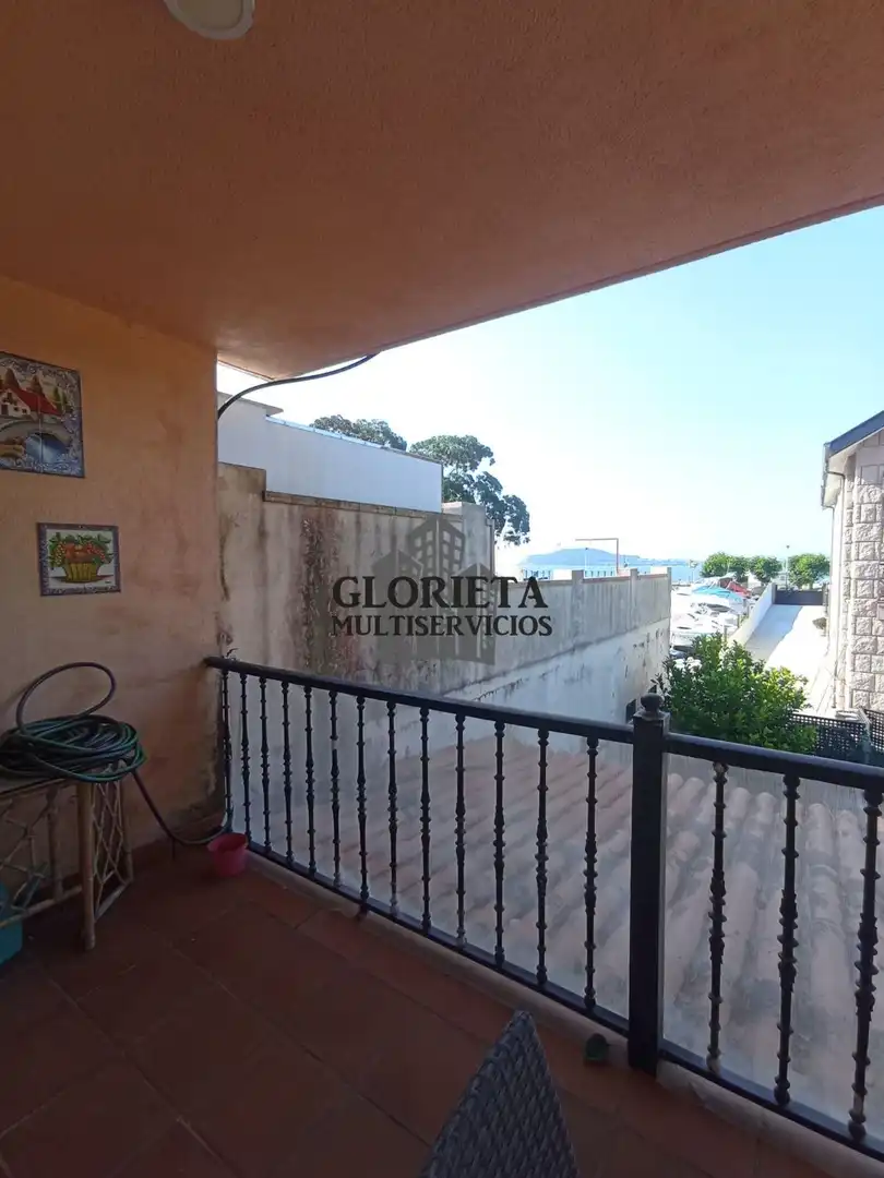 Vista exterior de Casa adosada en venta en Baiona con Calefacción, Parquet y Terraza