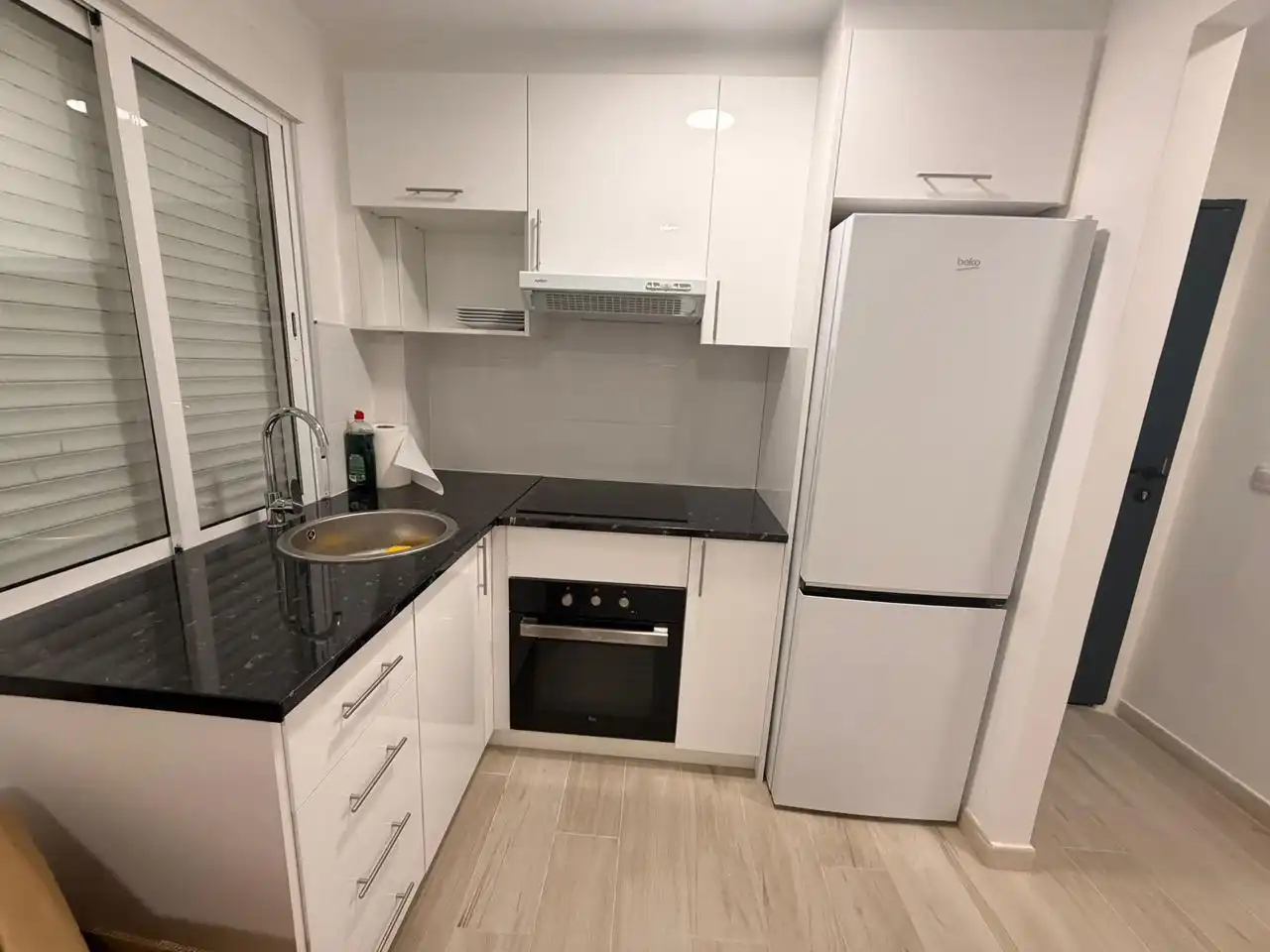 Küche von Erdgeschoss zur Miete in Madrid