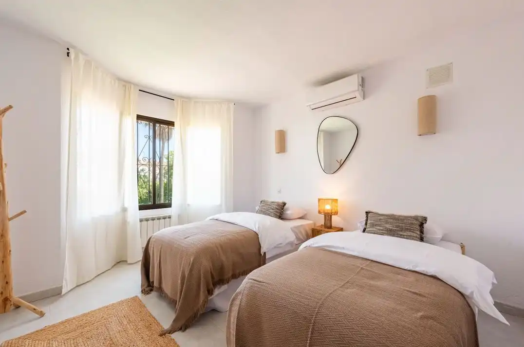 Habitación de Casa o chalet de alquiler en Estepona con Aire acondicionado, Terraza y Amueblado