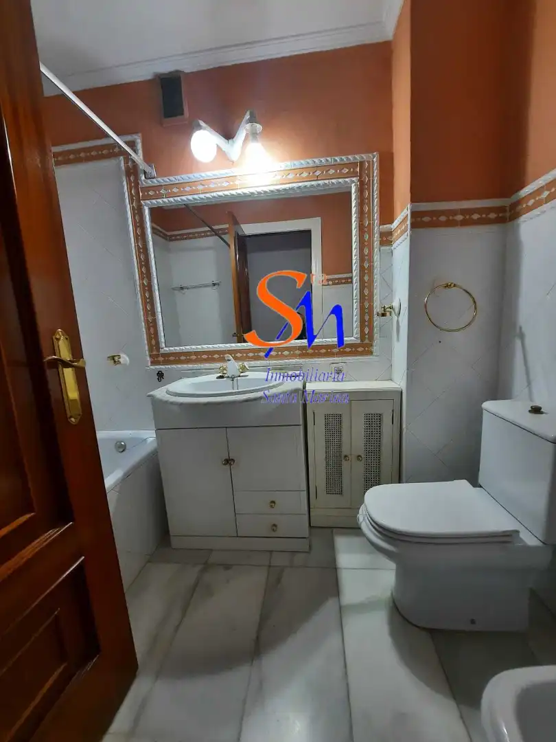 Flat with lift for sale in Avenida de Cristobal Colón 12d, imagen 7