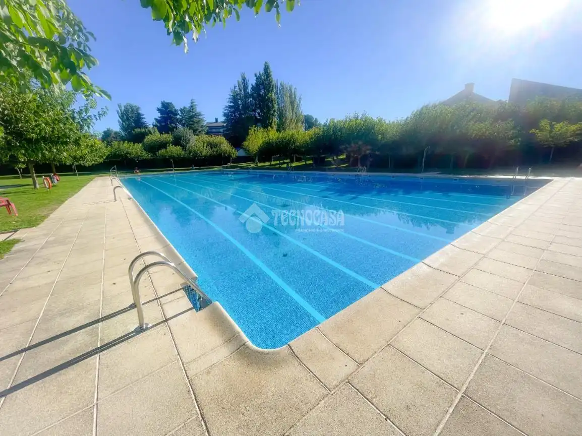 Piscina de Pis en venda en Guadarrama amb Calefacció i Terrassa