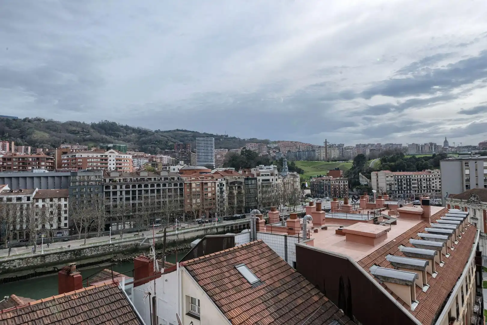 Außenansicht von Büro zum Verkauf in Bilbao  mit Klimaanlage