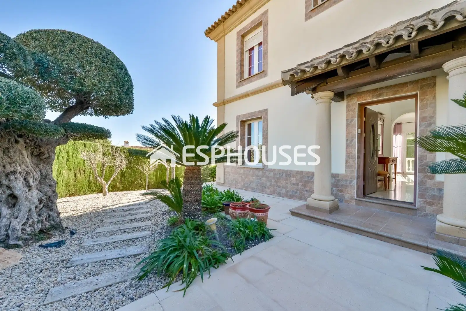 Exterior view of Houses for sale in Oliva  with Air Conditioner, Heating and Terrace