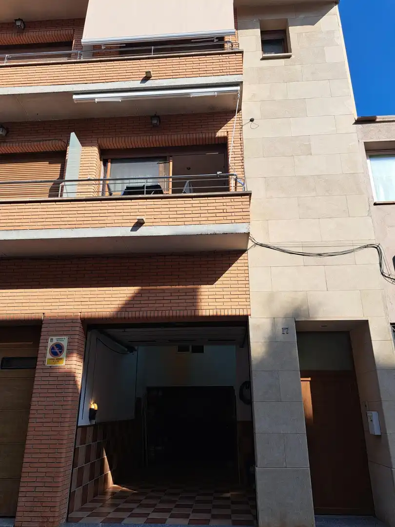 Vista exterior de Casa adosada en venda en Mollerussa amb Calefacció, Parquet i Terrassa