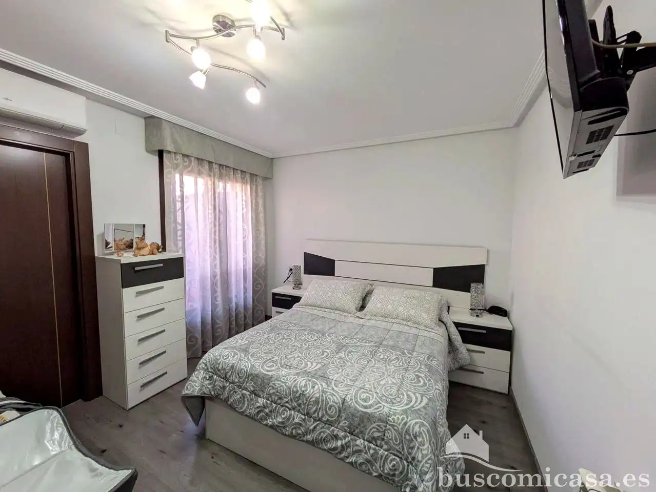 Bedroom of Flat for rent in Linares  with Air Conditioner, Terrace and Furnished