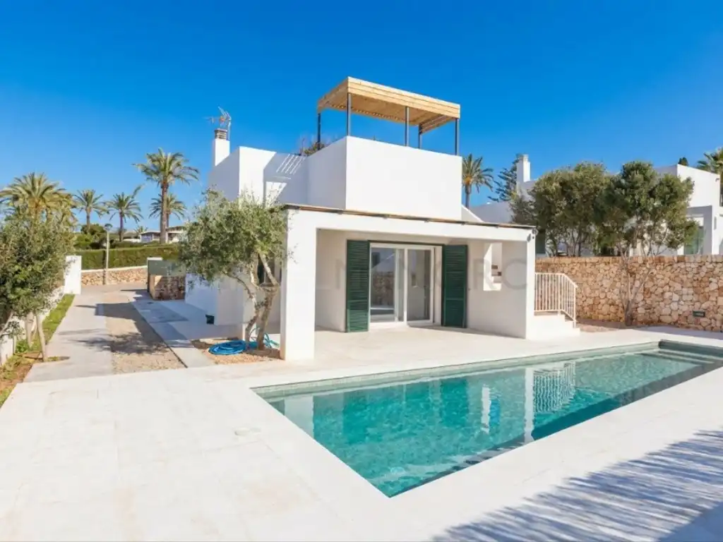 Vista exterior de Casa o xalet en venda en Alaior amb Aire condicionat, Terrassa i Piscina