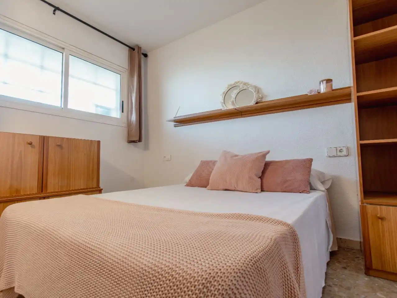 Habitación de Piso de alquiler en Salou con Aire acondicionado, Terraza y Amueblado