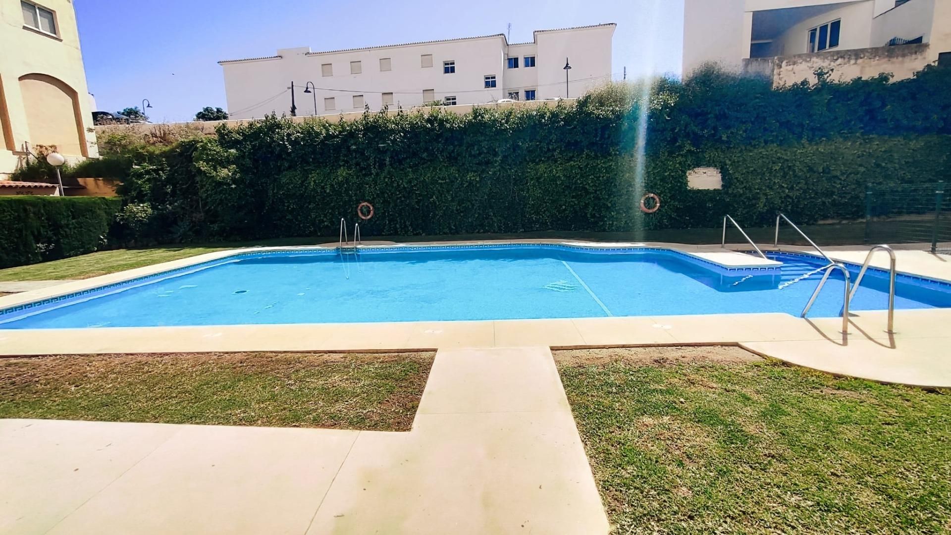 Piscina de Apartament en venda en Mijas amb Aire condicionat, Jardí privat i Terrassa