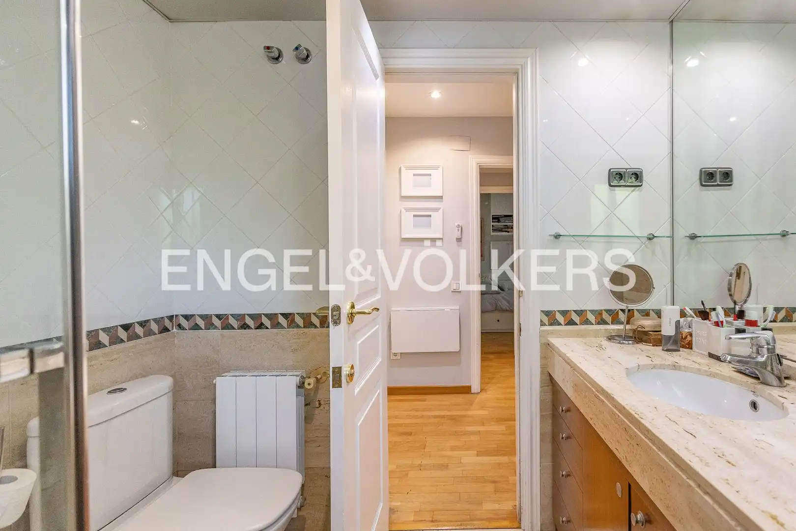 Bathroom of Flat for sale in Sant Cugat del Vallès  with Air Conditioner, Heating and Private garden