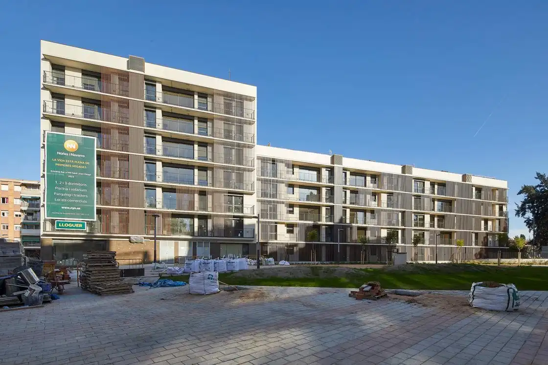 Außenansicht von Wohnung zur Miete in Sant Joan Despí mit Klimaanlage, Heizung und Privatgarten