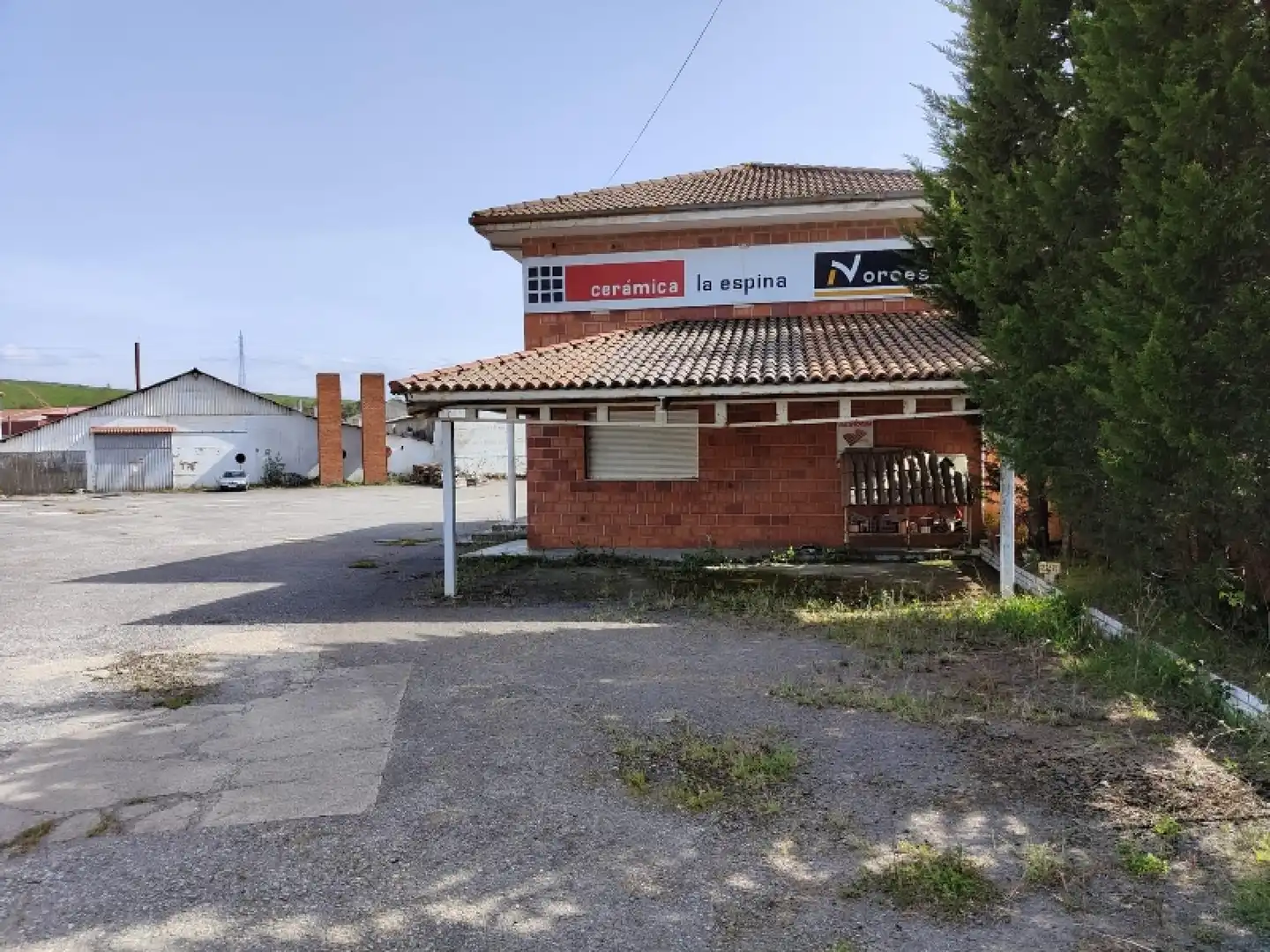 Exterior view of Industrial buildings for sale in Salas