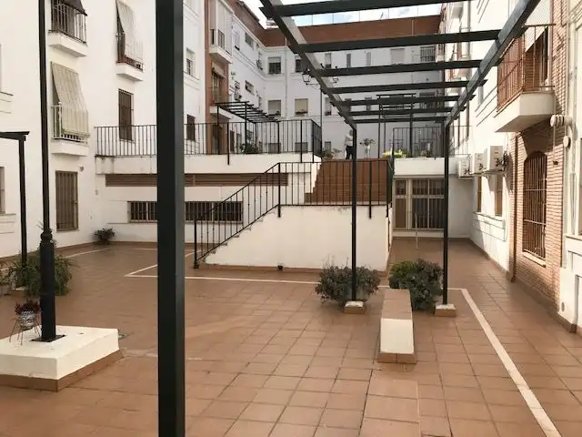 Außenansicht von Geschaftsraum zum Verkauf in Sevilla mit Klimaanlage