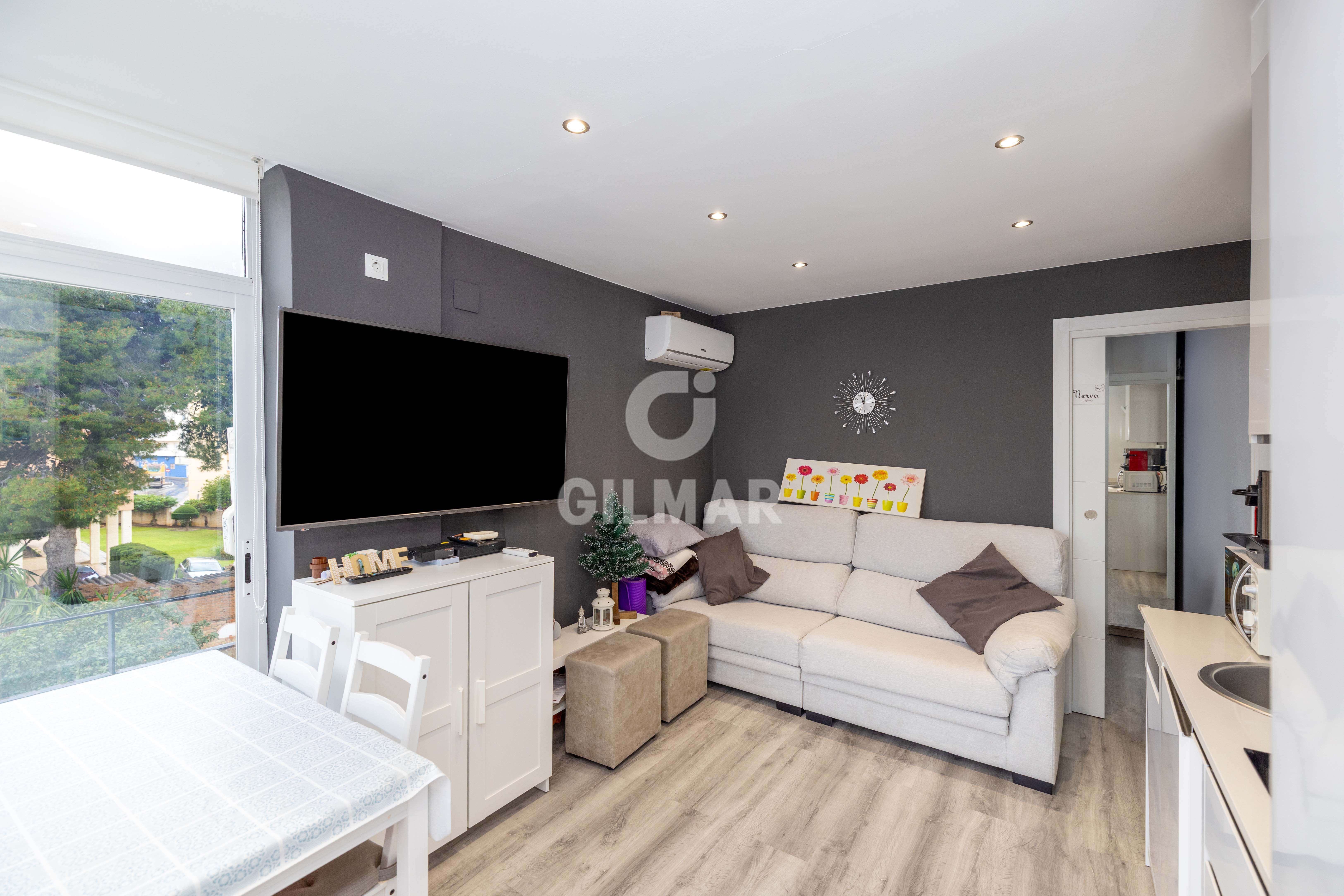 Sala d'estar de Apartament en venda en Torremolinos amb Piscina
