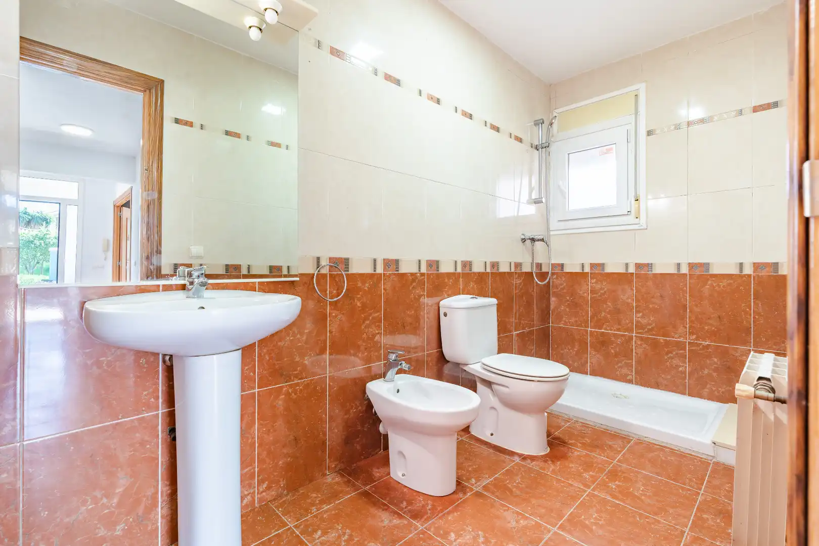 Bathroom of Houses for sale in El Catllar   with Air Conditioner, Heating and Private garden