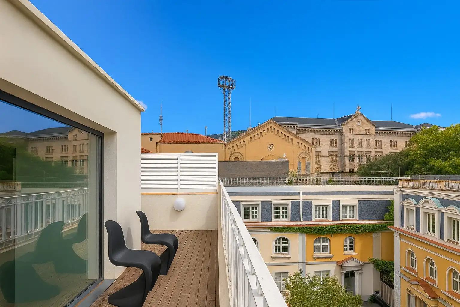 Casa a schiera con terrazza in vendita a Passatge de Güell, imagen 9