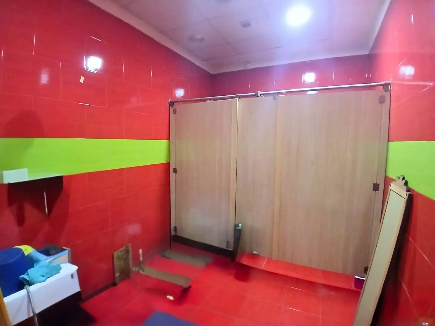 Baño de Local en venta en Cartagena con Aire acondicionado