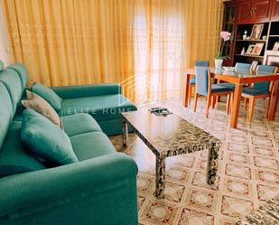 Sala d'estar de Casa o xalet en venda en Castellón de la Plana / Castelló de la Plana amb Aire condicionat, Terrassa i Traster