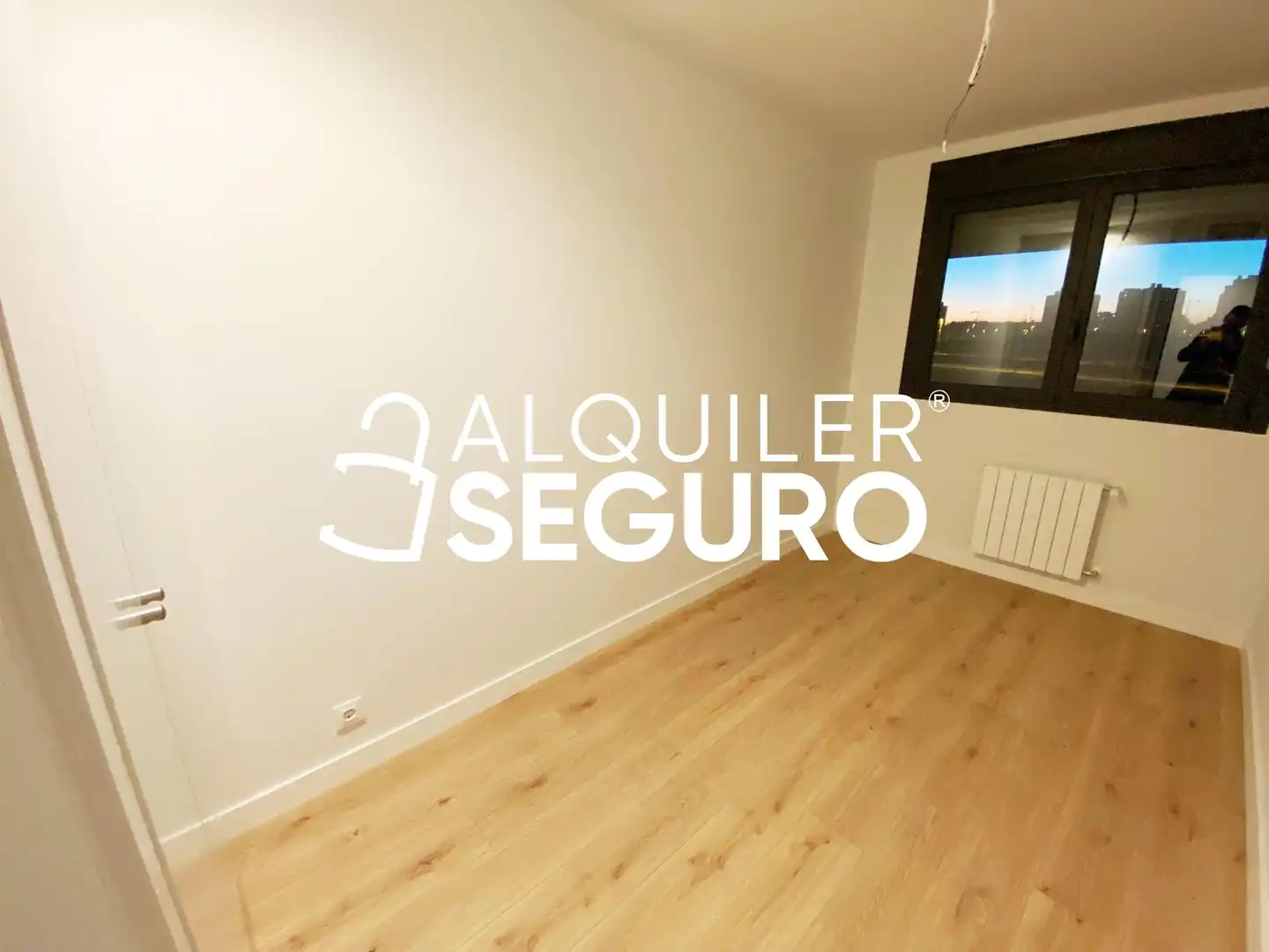 Bedroom of Flat for rent in Madrid  with Air Conditioner, Heating and Terrace