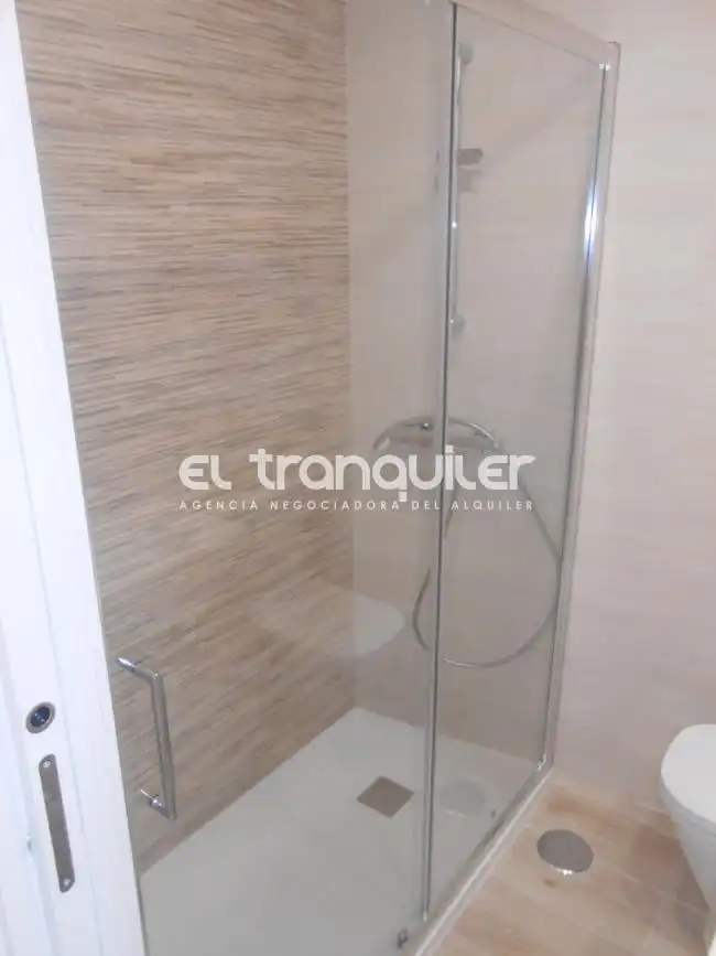 Baño de Piso en venta en Getafe con Terraza y Lavadora