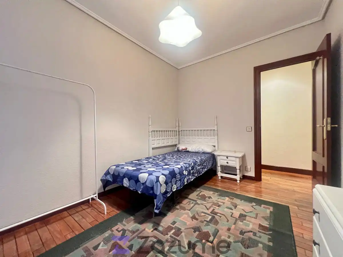 Schlafzimmer von Wohnung zur Miete in Bilbao  mit Heizung, Terrasse und Möbliert