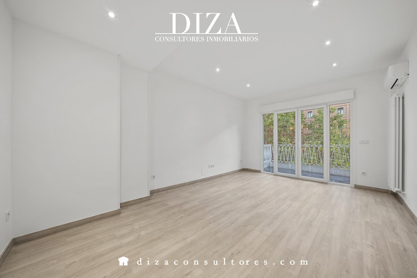 Vista exterior de Pis de lloguer en  Madrid Capital amb Aire condicionat, Calefacció i Terrassa