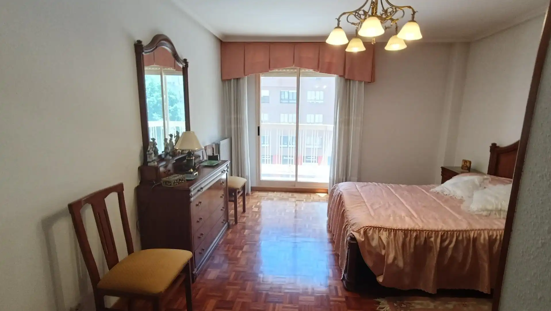 Habitación de Piso en venta en Burgos con Calefacción, Terraza y Trastero