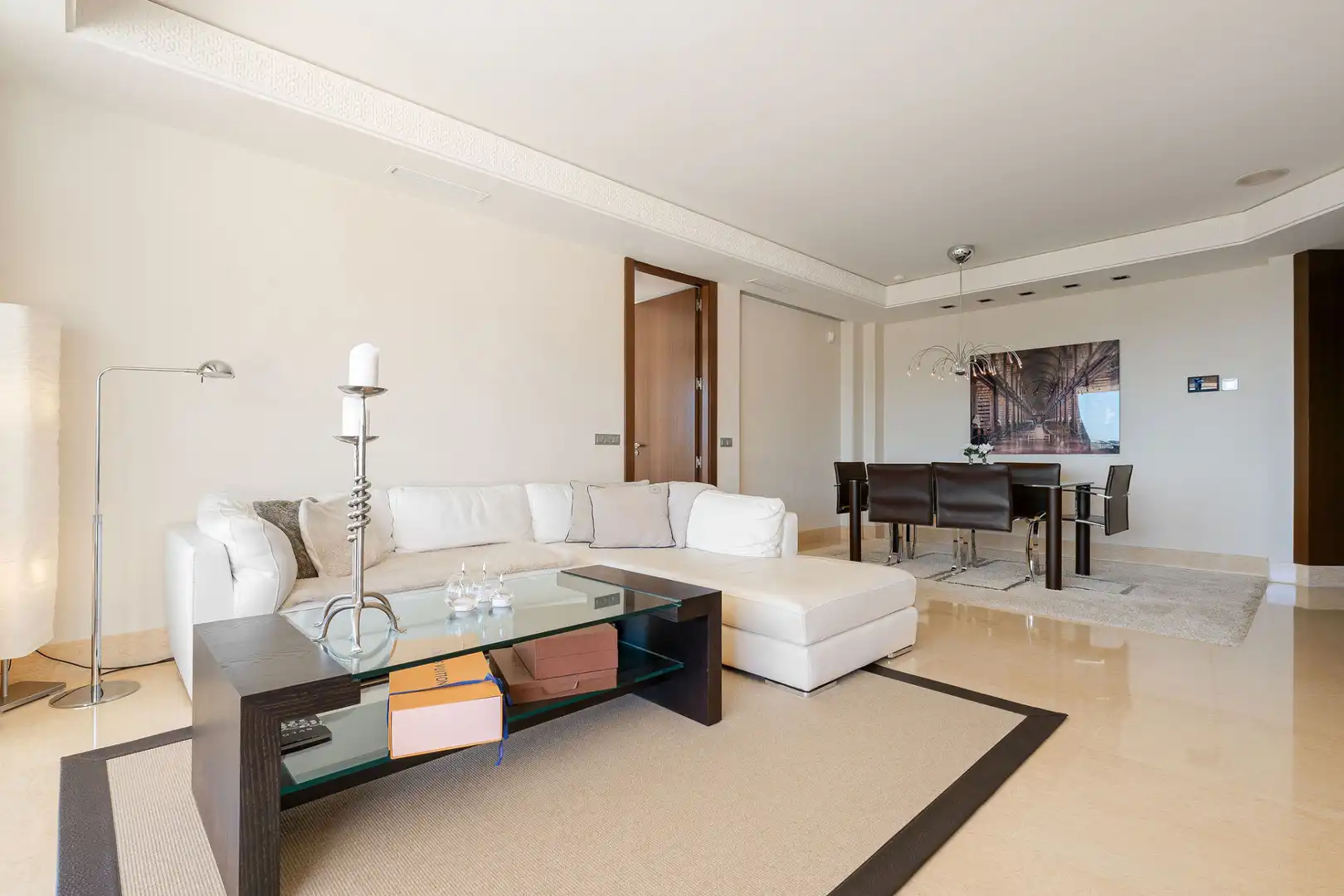 Sala de estar de Apartamento en venta en Marbella con Aire acondicionado, Terraza y Piscina
