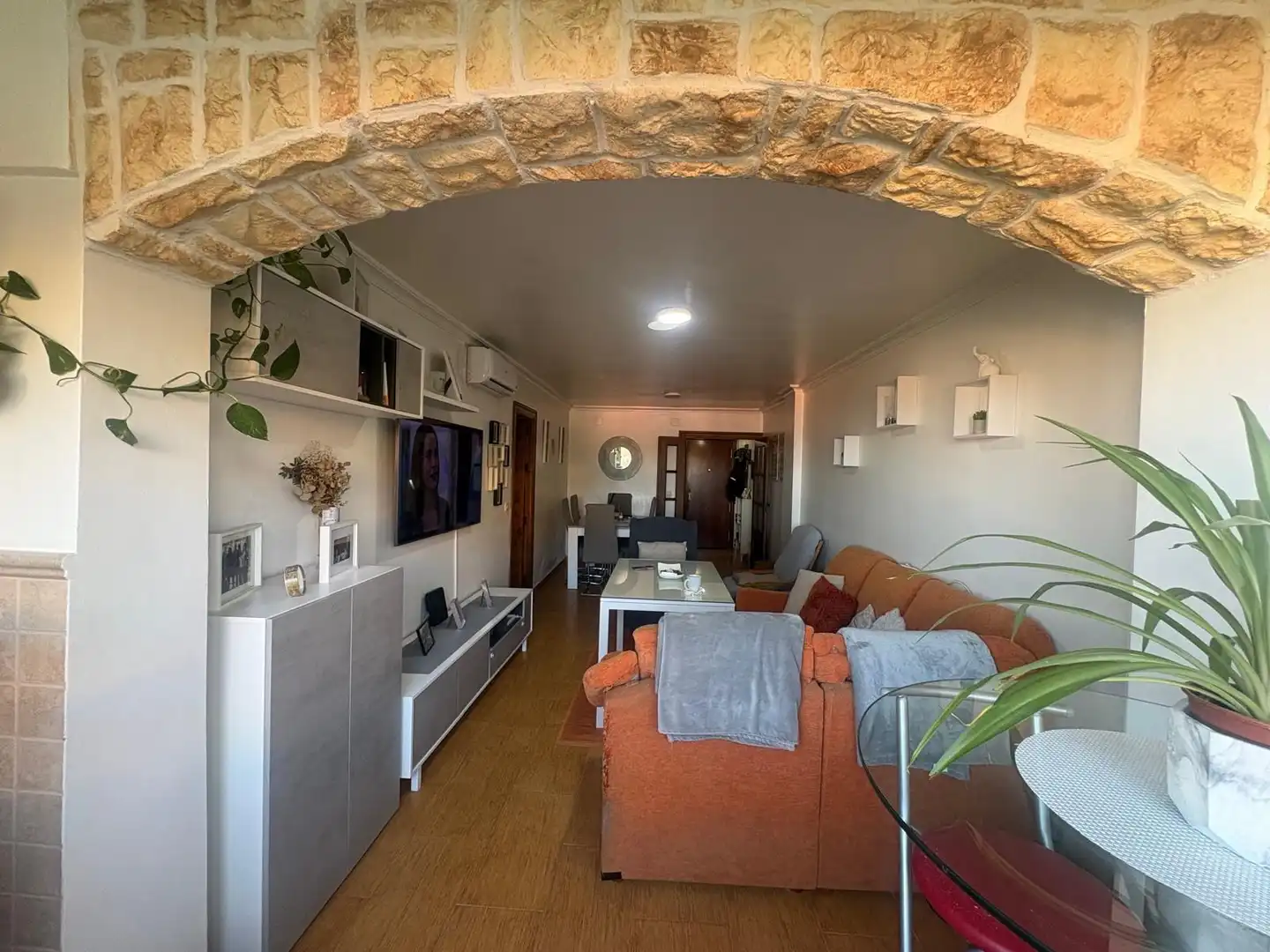 Living room of Flat for sale in Algeciras  with Air Conditioner and Heating