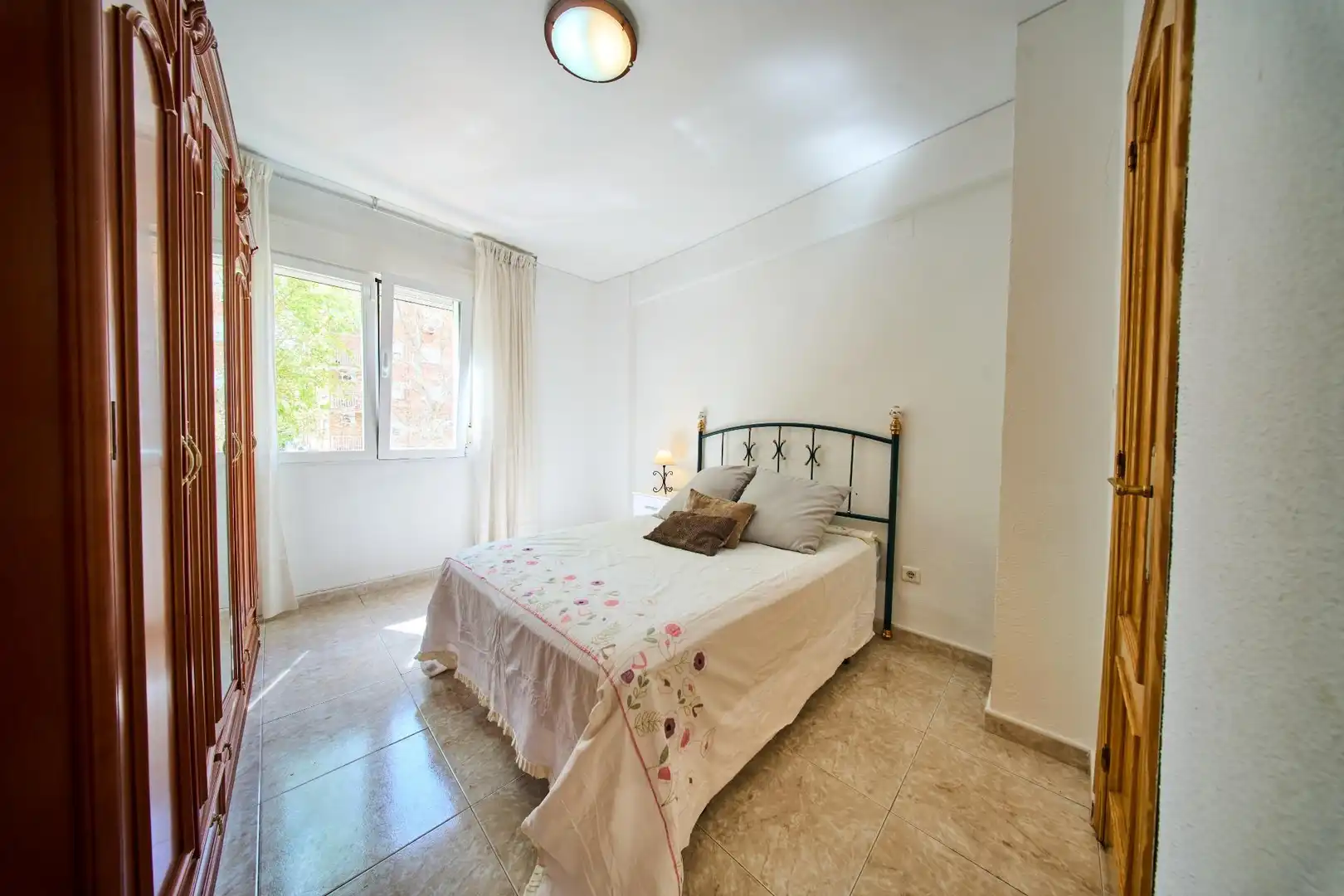 Bedroom of Flat for sale in Granada  with Air Conditioner and Balcony