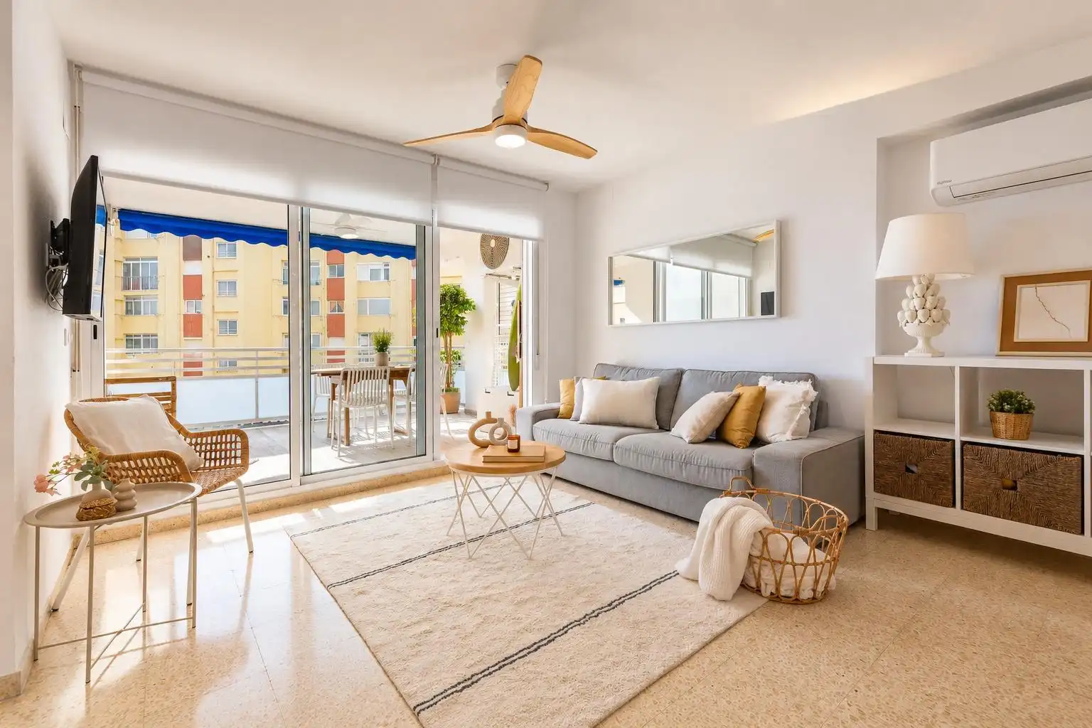 Living room of Flat for sale in Pobles del Sud
