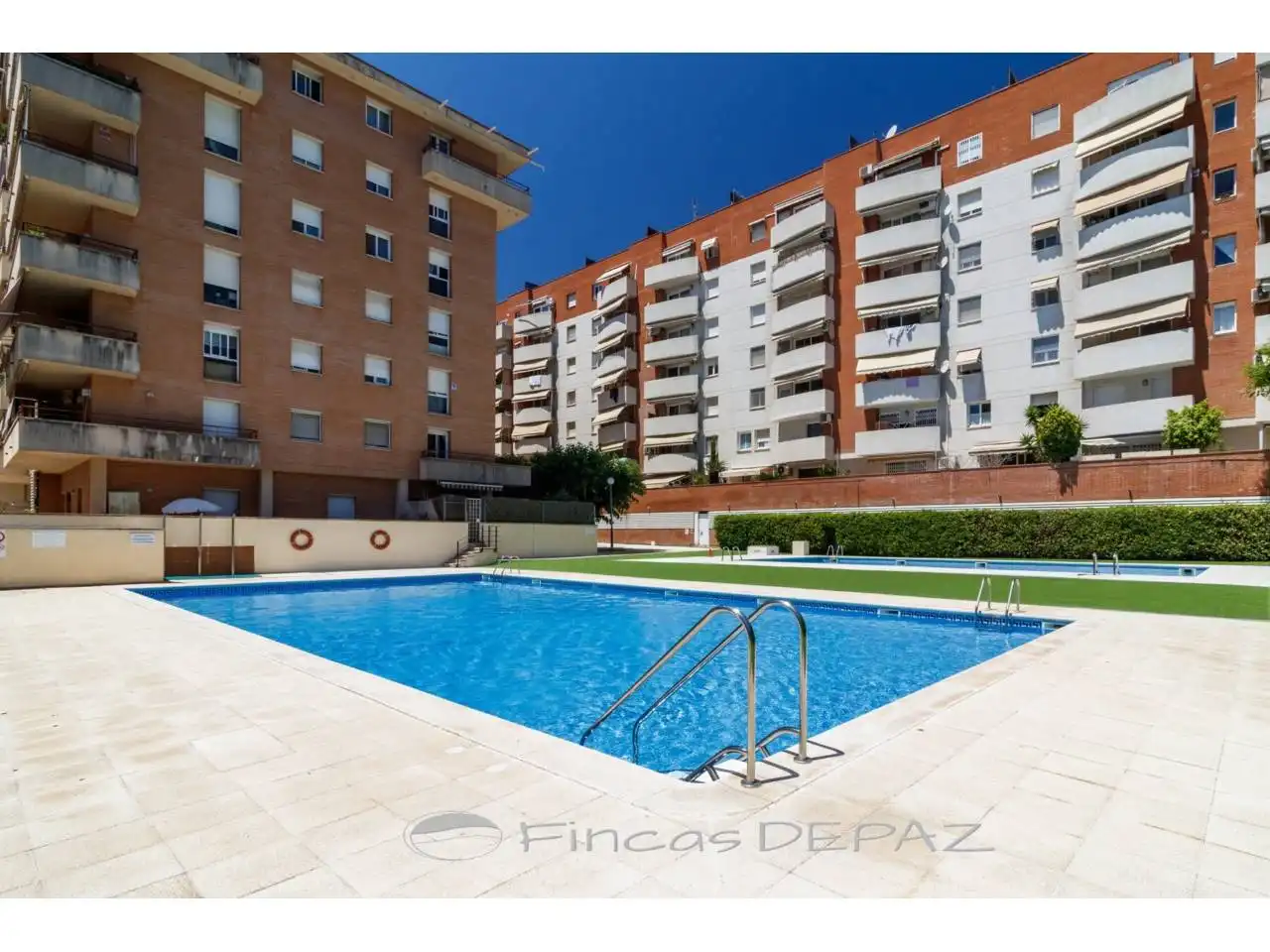 Piscina de Pis en venda en Castelldefels amb Aire condicionat, Calefacció i Terrassa
