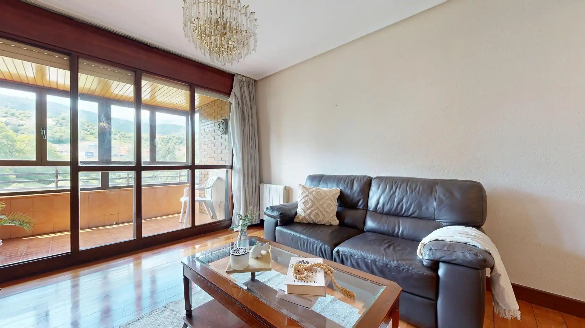 Sala de estar de Piso en venta en Bilbao  con Calefacción, Terraza y Trastero