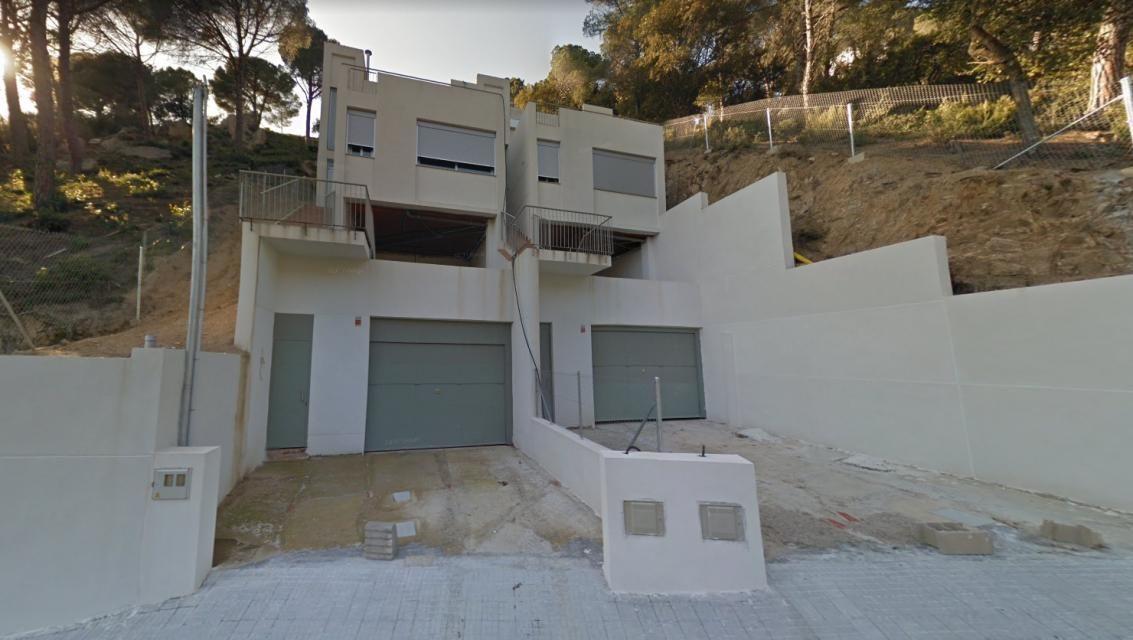 Vista exterior de Edifici en venda en Sant Cebrià de Vallalta
