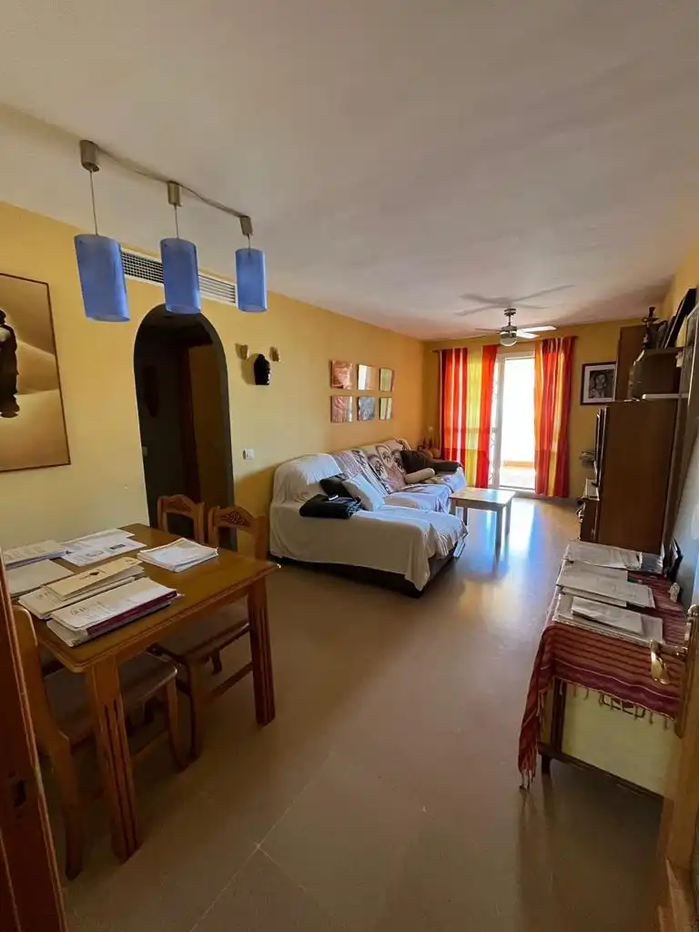 Sala d'estar de Pis de lloguer en Rincón de la Victoria amb Piscina