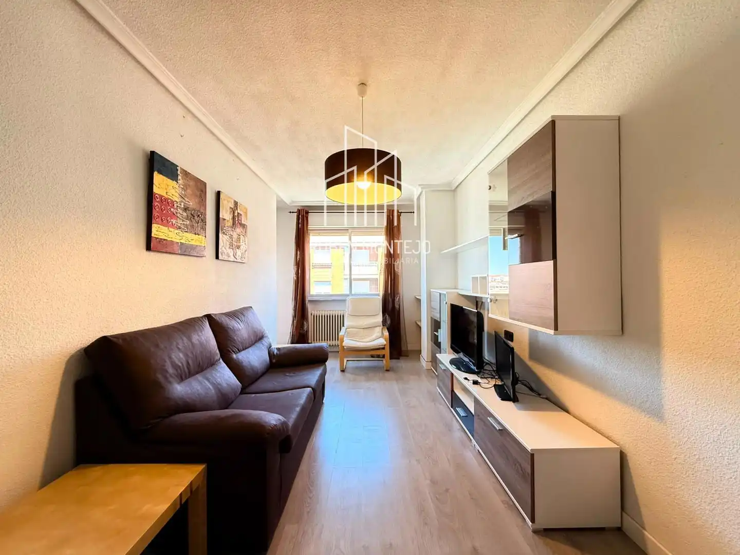 Living room of Flat for sale in Salamanca  with Heating, Terrace and Furnished