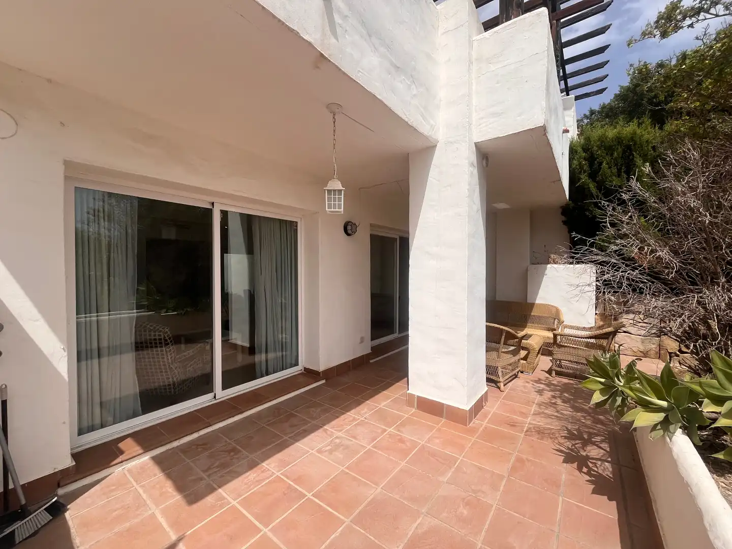Terrassa de Casa adosada en venda en Marbella amb Jardí privat, Terrassa i Moblat